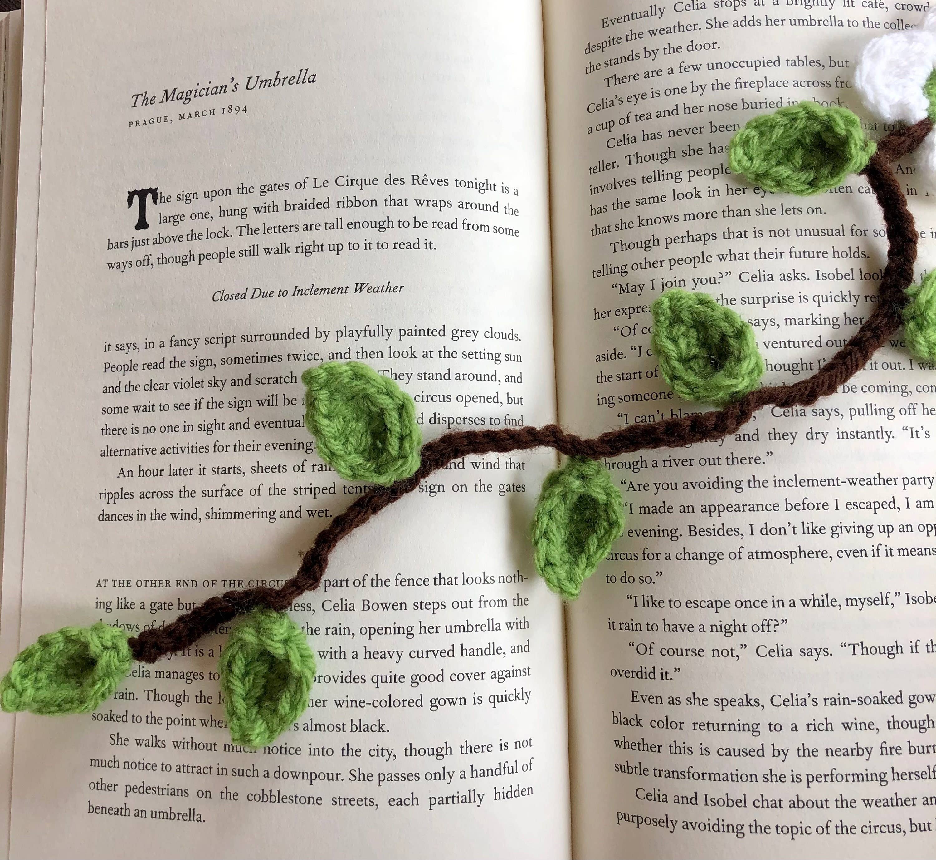 Crochet Dogwood Bookmark, Book Lover Gift, Spring Bookmark