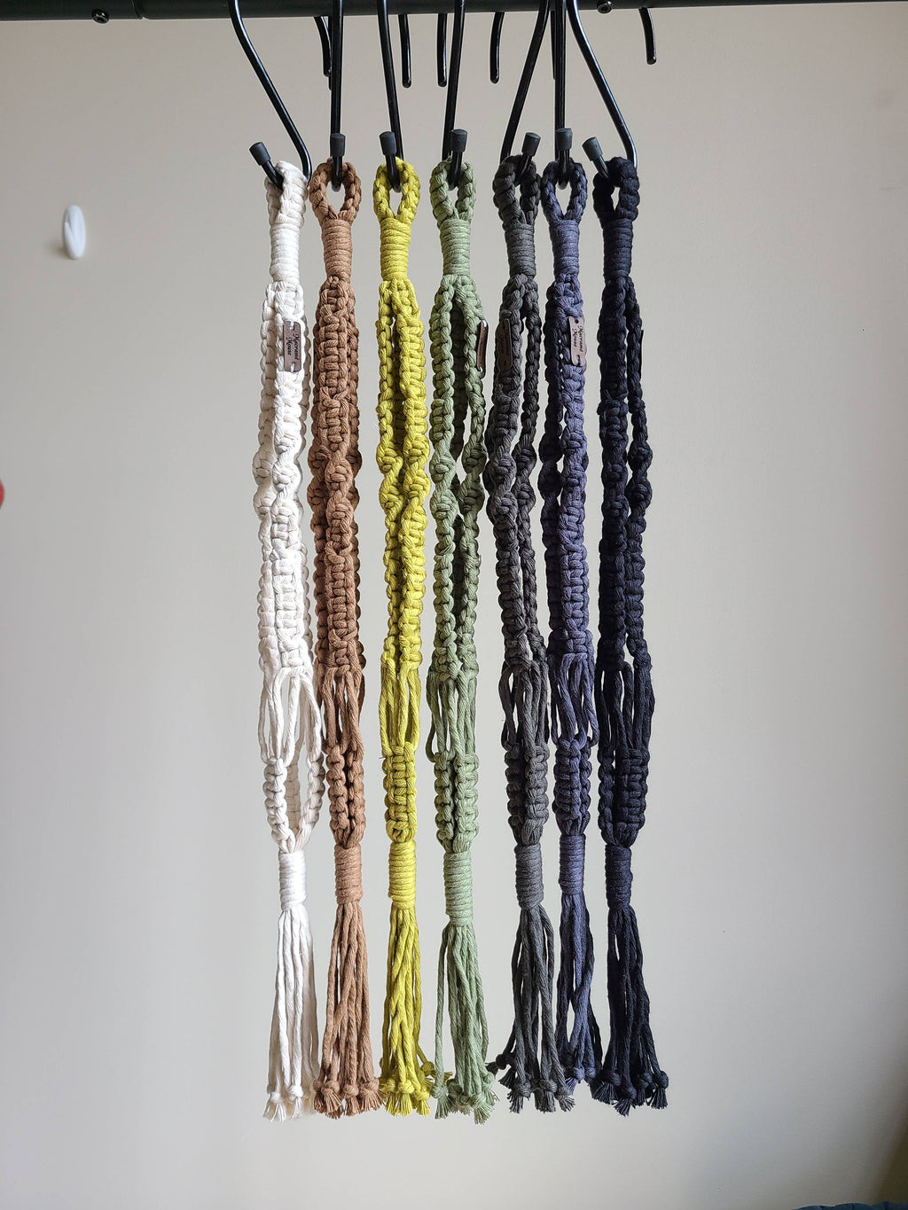 Small Macramé Plant Hanger - The Twist