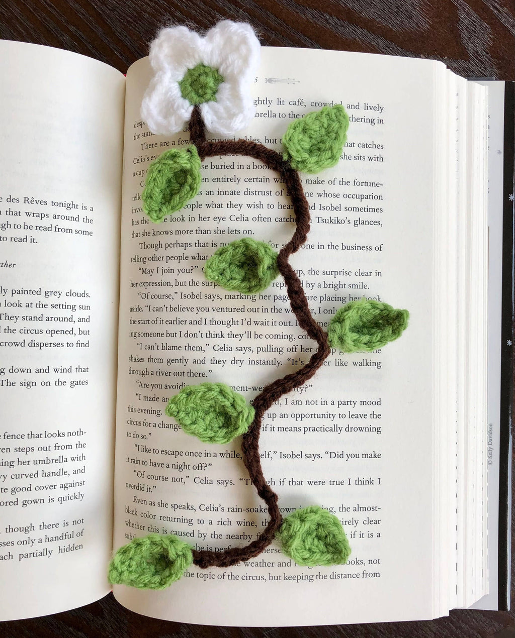 Crochet Dogwood Bookmark, Book Lover Gift, Spring Bookmark