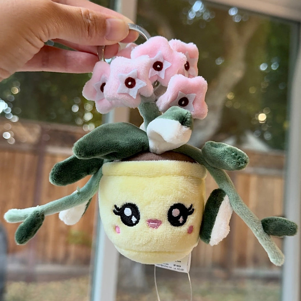 Hoya Carnosa ‘Krimson Queen’ Plush Keychain – 5 inch Variegated Houseplant Bag Charm